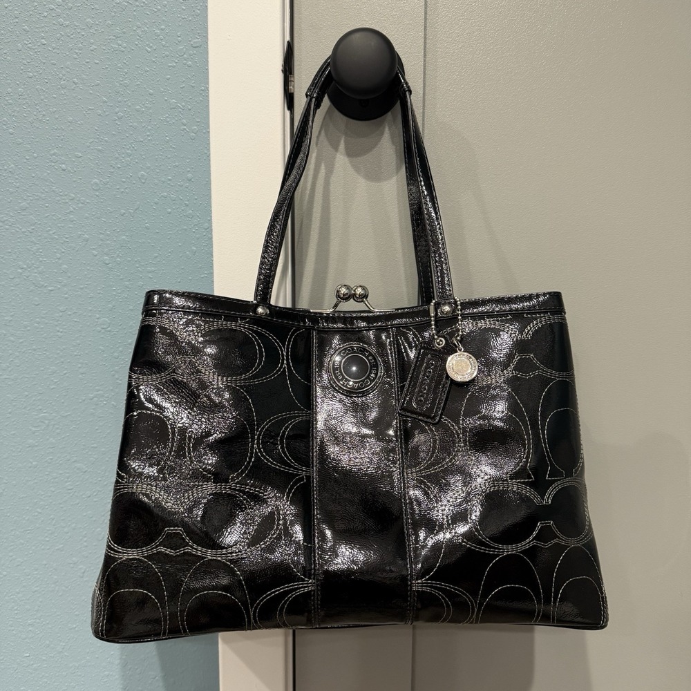 Coach F19215 Black Patent Leather Logo Kiss Lock Carryall Purse Shoulder Bag EUC - Picture 1 of 16